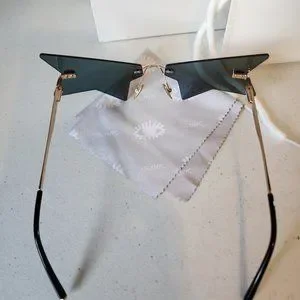 ISLY NYC | Accessories | Isly Nyc Sunglasses Like New | Poshmark display picture 2